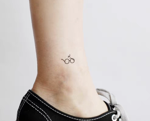 7 in 1 Tattoo "Sentences" B&W