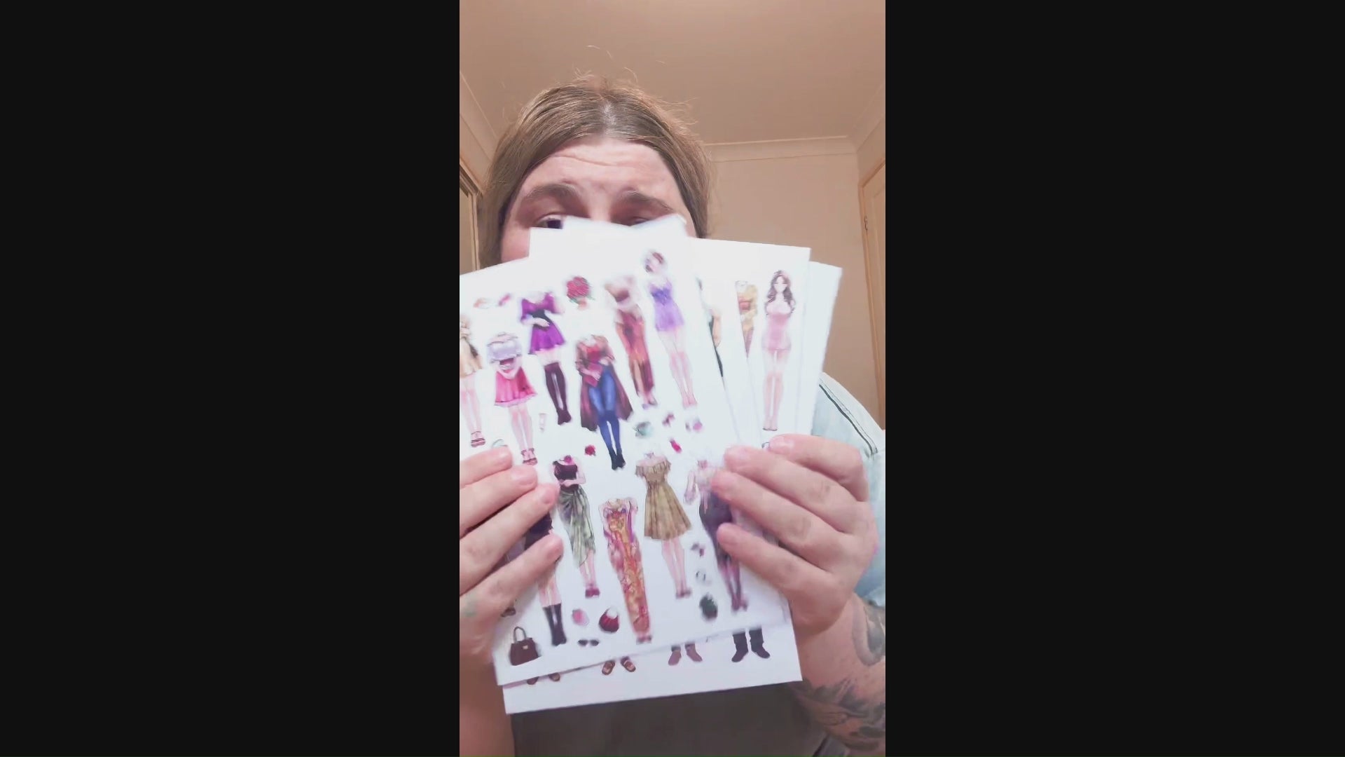 Load video: Smichy Paperdoll